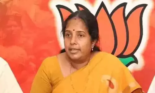 நிர்மலா சீதாராமனை குறி வைத்து தி.மு.க.வும் காங்கிரசும் தாக்குகிறது-வானதி சீனிவாசன்