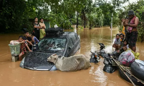 மியான்மரை தாக்கிய புயல்: 74 பேர் பலி