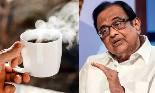 கொல்கத்தா ஏர்போர்ட்டில் ஒரு டீயின் விலை 340 ரூபாயா? - ப.சிதம்பரம் கேள்வி