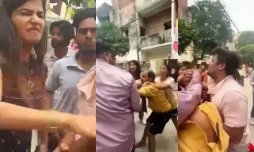 பலாத்கார மிரட்டல் விடுத்தவரை ஆதரவாளர்களுடன் சென்று அடித்து நொறுக்கிய காங்கிரஸ் பெண் பிரமுகர் - வீடியோ