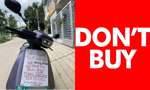 ஓலா எலக்ட்ரிக் ஸ்கூட்டர் வேஸ்ட்... பெரிய போர்டு தொங்கவிட்ட பெங்களூரு பெண்