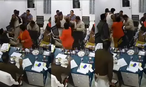 The police SI who threw off his uniform and argued in mp