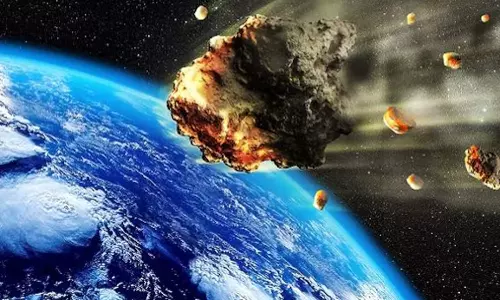 நாசா எச்சரிக்கை விடுத்த நிலையில் பாதிப்பு இல்லாமல் பூமியை கடந்து சென்ற சிறுகோள்