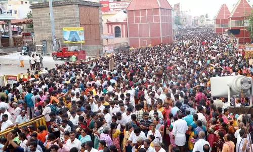 திருவண்ணாமலை கிரிவலம்: பஸ் வசதி இல்லாததால் பக்தர்கள் மறியல்