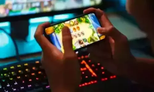 ஆன்லைன் கேம்களை நள்ளிரவில் விளையாட தடை -ஆணையம் பரிந்துரை