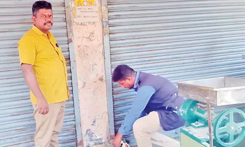 சத்துணவு முட்டைகள் விற்பனை- துறையூர் சத்துணவு அமைப்பாளர் கைது