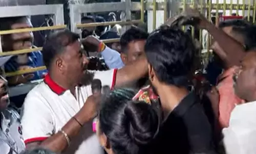 வேட்டையன் இசை வெளியீட்டு விழா- போலி டிக்கெட்டுடன் வந்த ரசிகர்களால் சலசலப்பு