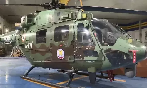 லடாக்கில் இரவில் அதிநவீன ஹெலிகாப்டர் மூலம் கண்காணிக்கும் ராணுவம்