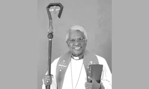 இசிஐ பேராயர் எஸ்றா சற்குணம் உடல்நலக்குறைவு காரணமாக உயிரிழப்பு