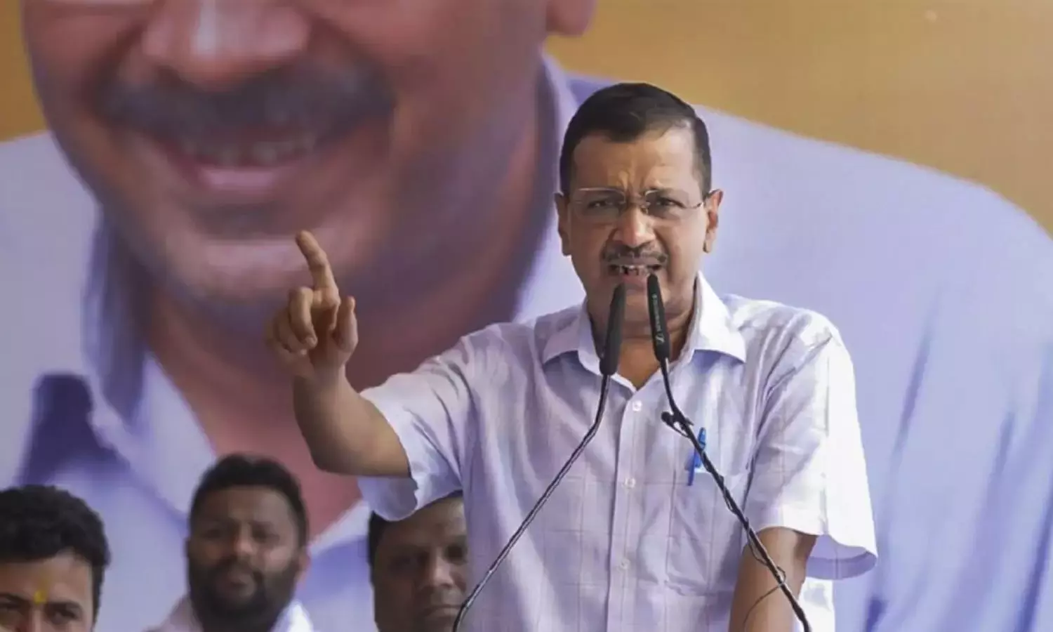 எனது கேள்விகளுக்கு பதில் சொல்லுங்கள்: ஆர்.எஸ்.எஸ். தலைவரை சாடிய கெஜ்ரிவால்