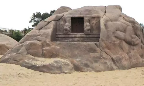 மாமல்லபுரத்தில் கடல் உள்வாங்கியதால் காட்சியளித்த மகிஷாசுரமர்த்தினி கோவில்