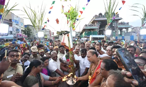 திருவண்ணாமலையில் கார்த்திகை தீபத் திருவிழா பந்தக்கால் நடப்பட்டது: டிசம்பர் 13-ந் தேதி மகா தீபம்