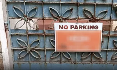 NO PARKING பலகைகளை முன் அனுமதியின்றி வைக்க கூடாது - சென்னை காவல்துறை