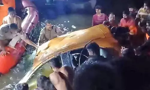 கூகுள் மேப் வழியில் சென்றபோது விபத்து - 2 பேர் உயிரிழப்பு