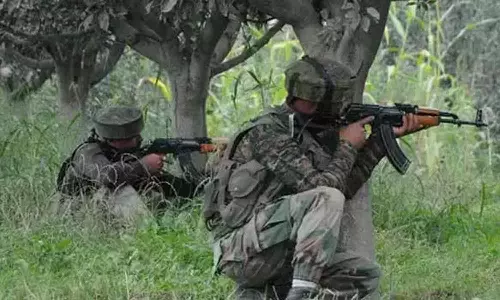 சத்தீஸ்கரில் 2 நக்சலைட்டுகள் சுட்டுக்கொலை