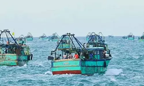 துப்பாக்கியால் சுட்டு ராமேசுவரம் மீனவர்களை விரட்டியடித்த இலங்கை கடற்படை