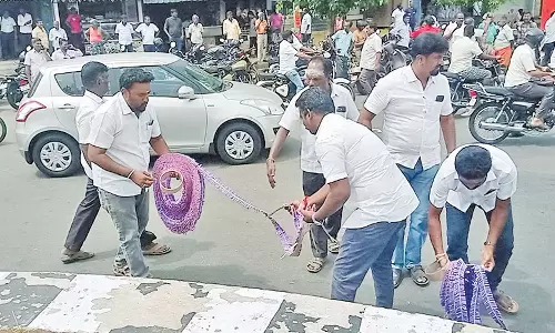 செந்தில்பாலாஜிக்கு ஜாமின்: கரூரில் தி.மு.க.வினர் பட்டாசு வெடித்து கொண்டாட்டம்