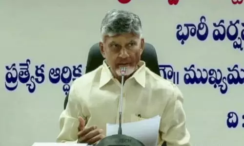 15 நாட்களில் 4 லட்சம் பேர் வங்கி கணக்கில் ரூ.602 கோடி வெள்ள நிவாரணம்- சந்திரபாபு நாயுடு அரசு சாதனை
