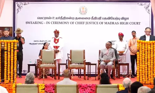 சென்னை உயர்நீதிமன்ற தலைமை நீதிபதியாக கே.ஆர்.ஸ்ரீராம் பதவியேற்றுக்கொண்டார்