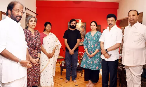 சீதாராம் யெச்சூரி வீட்டிற்கு சென்று முதலமைச்சர் மு.க.ஸ்டாலின் அஞ்சலி