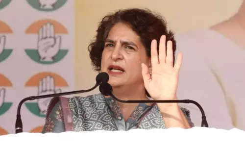 ஹெலிகாப்டர் தரையிறங்க அனுமதி மறுப்பு..  பிரியங்காவின் பேரணி ரத்து  - பாஜக சதி  - காங்கிரஸ் புகார்