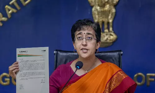 ஒரு மாசம் தான் கெடு.. சாலையில் பள்ளம் இருக்கவே கூடாது.. டெல்லி முதல்வரின் டார்கெட்