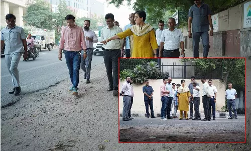 தீபாவளிக்குள் குண்டும் குழியும் இல்லாத சாலைகள்: சொன்னதோடு மட்டுமல்லாம் களத்தில் இறங்கிய அதிஷி