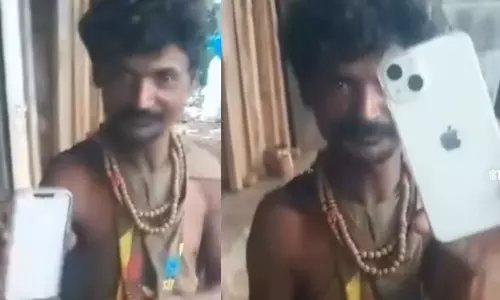 மகனுக்கு ஆப்பிள் ஐ -போன் 16 பரிசளித்த குப்பை வியாபாரி - வைரல் வீடியோ
