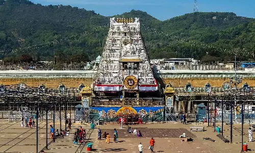 திருப்பதியில் கருட சேவையின் போது தனியார் வாகனங்களுக்கு அனுமதி இல்லை