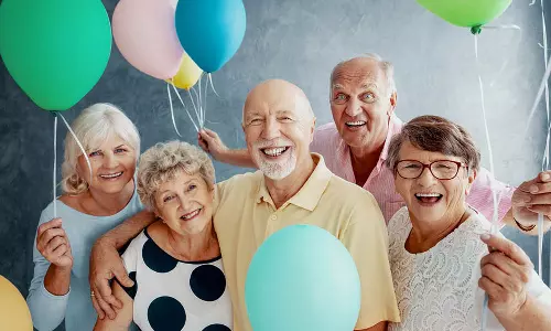 தாங்கிய வேர்களும் தனித்து ஒதுங்கும் விழுதுகளும்!