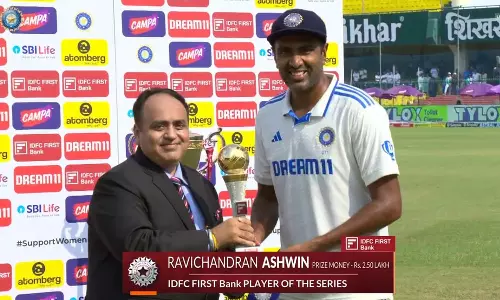 டெஸ்டில் அதிக முறை தொடர் நாயகன் விருது: முரளிதரன் சாதனையை சமன்செய்த அஸ்வின்