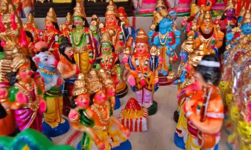 நவராத்திரியில் கொலு வைப்பது ஏன்?