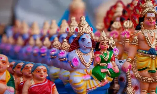 எந்த படியில் என்ன பொம்மை வைக்க வேண்டும்?