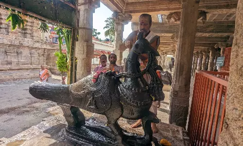 பழனி முருகன் கோவிலில் இன்று நவராத்திரி திருவிழா காப்புக்கட்டுதலுடன் தொடங்கியது