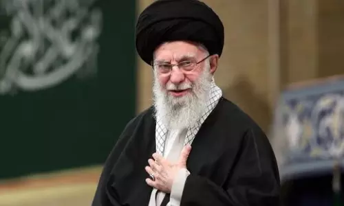 இஸ்ரேல் மீது ஏவுகணை தாக்குதல்.. எங்களின் குறைந்தபட்ச தண்டனை.. ஈரான் உயர் தலைவர் கமேனி அதிரடி