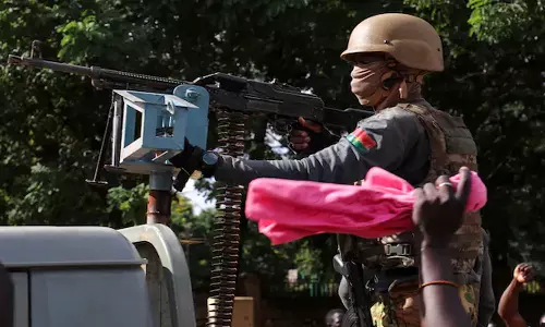 தென்ஆப்பிரிக்க நாட்டில் ஒரு மணி நேரத்திற்குள் 600 பேர் கொலை... 3 நாட்களாக உடலை சேகரித்த அவலம்