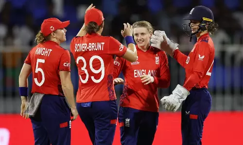 மகளிர் டி20 உலகக் கோப்பை: வங்கதேசத்தை வீழ்த்தியது இங்கிலாந்து