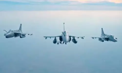 விமான சாகச நிகழ்ச்சி.. வியப்பில் ஆழ்த்திய வான்படையினர்.. முக்கிய ஹைலைட்ஸ் - வீடியோ