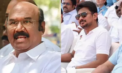 துணை முதல்வரிடம் சட்டை இல்லை என்றால் நாங்கள் வாங்கி தருகிறோம்- ஜெயக்குமார்