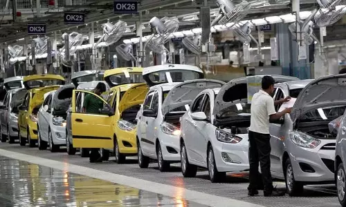 பயணிகள் வாகன விற்பனையில் கடும் சரிவு.. விற்பனையாளர்கள் வருத்தம்