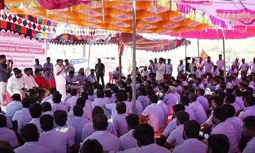 சாம்சங் தொழிலாளர்கள் போராட்டம்- பேச்சுவார்த்தையில் சுமூக உடன்பாடு எட்டப்பட்டது