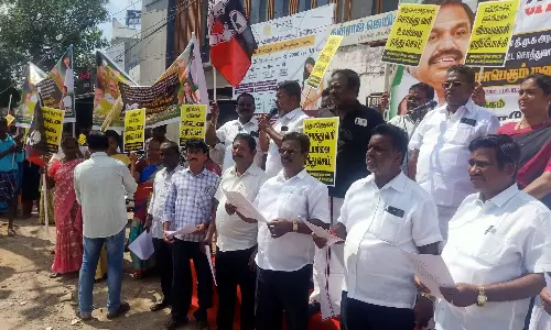 தமிழகம் முழுவதும் அ.தி.மு.க. இன்று மனிதச் சங்கிலி போராட்டம்