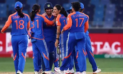 மகளிர் டி20 உலகக் கோப்பை: இலங்கையை எளிதில் வீழ்த்தியது இந்தியா