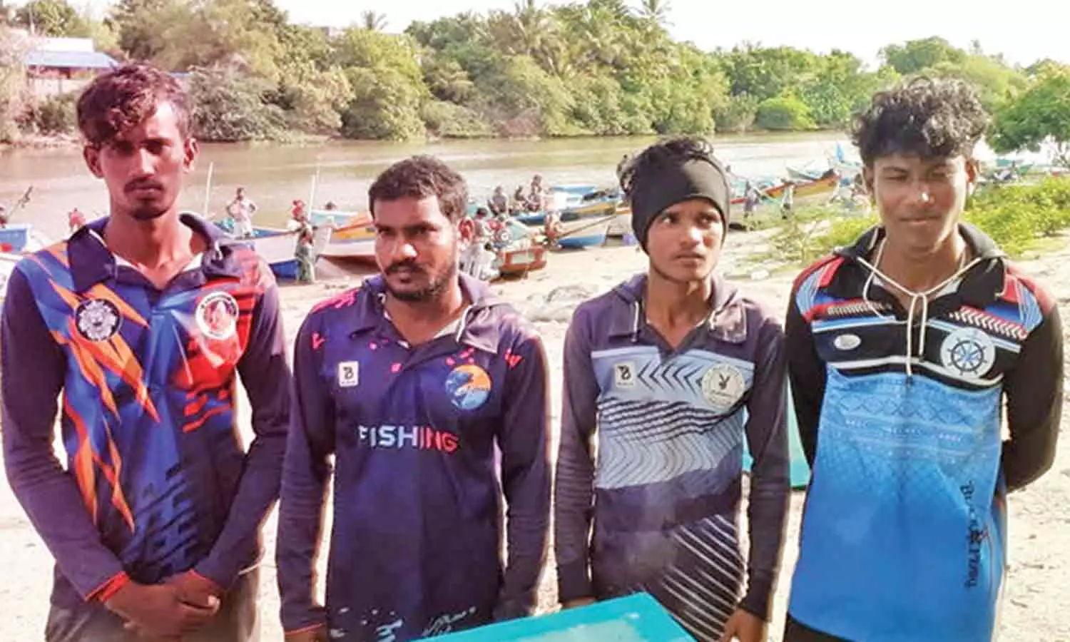 நாகை மீனவர்களை தாக்கி மீன்வலை, தொழில் நுட்பசாதனங்கள் கொள்ளை நாகை மீனவர்களை தாக்கி மீன்வலை, தொழில் நுட்பசாதனங்கள் கொள்ளை