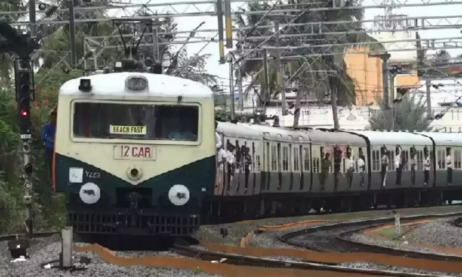 ஆயுத பூஜை: ஞாயிறு அட்டவணைப்படி இன்று மின்சார ரெயில்கள் இயக்கம் ஆயுத பூஜை: ஞாயிறு அட்டவணைப்படி இன்று மின்சார ரெயில்கள் இயக்கம்