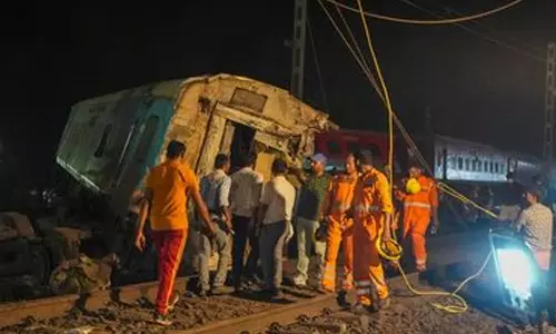 கவரப்பேட்டை ரெயில் விபத்து- 18 ரெயில்கள் ரத்து