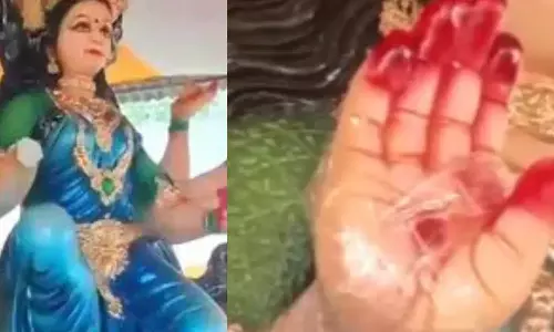 ஐதராபாத்தில் துர்கா சிலை உடைப்பு- பதட்டம்