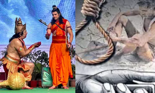 சேரில் உட்கார்ந்து ராமாயணம் பார்ப்பதா.. கீழே தள்ளி அடித்த உ.பி. போலீஸ் -  தலித் நபர் தற்கொலை