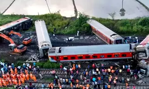 கவரைப்பேட்டை ரெயில் விபத்து... 2 நாட்கள் விசாரணை நடத்துகிறார் ரெயில்வே பாதுகாப்பு ஆணையர்