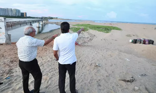 முட்டுக்காட்டில் தூர்வாரும் பணி- துணை முதலமைச்சர் உதயநிதி ஸ்டாலின் நேரில் ஆய்வு